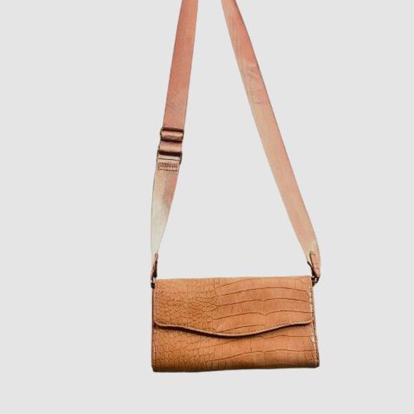 A New Day Crossbody Orange Coral Faux Pebble Exterior Satin Adjustable Strap - Picture 1 of 6